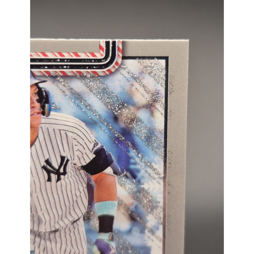 2025 Topps Holiday - Aaron Judge #H161 Holiday Silver Glitter - Picture 3 of 10